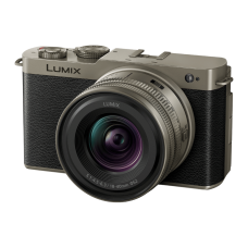 Digital camera Panasonic Lumix S9 Titanium Black +18-40mm Kit DC-S9NE-NA (Titanium Lens)